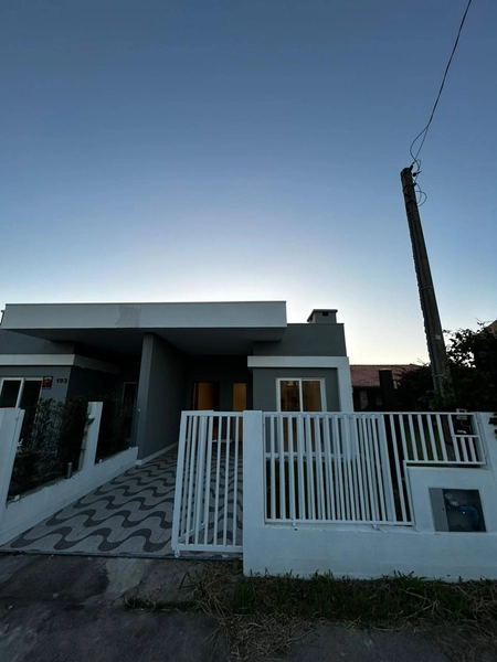 Casa a venda pertinho do mar: 3ª foto da galeria de imagens do imóvel