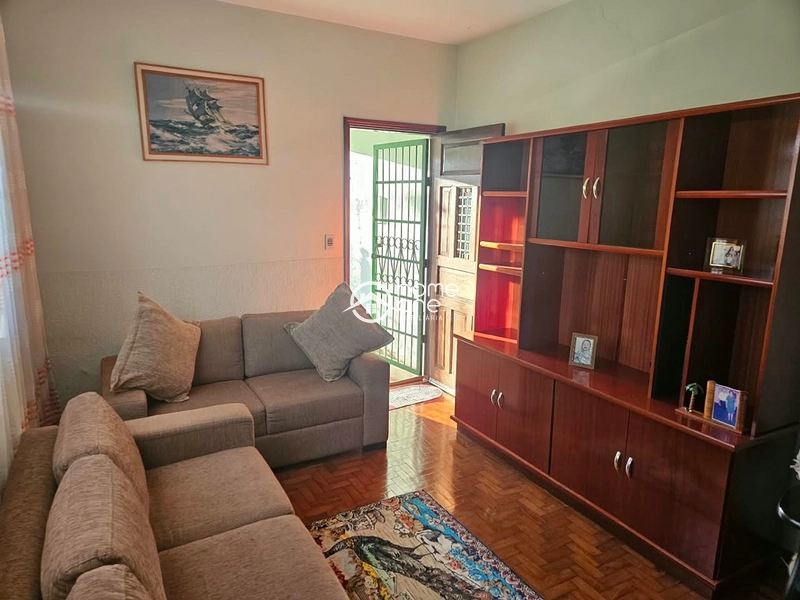 Casa de Esquina com 3 Quartos e Barracão Independente em Excelente Localização: 8ª foto da galeria de imagens do imóvel