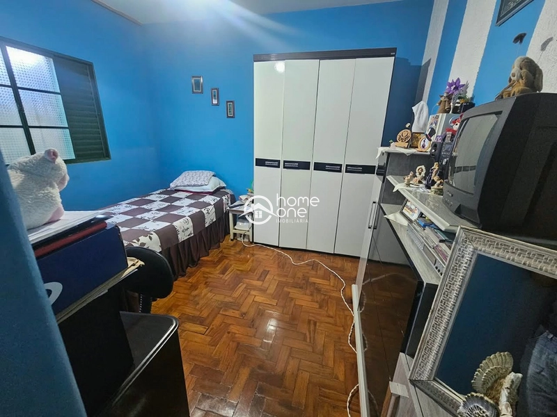 Casa de Esquina com 3 Quartos e Barracão Independente em Excelente Localização: 15ª foto da galeria de imagens do imóvel
