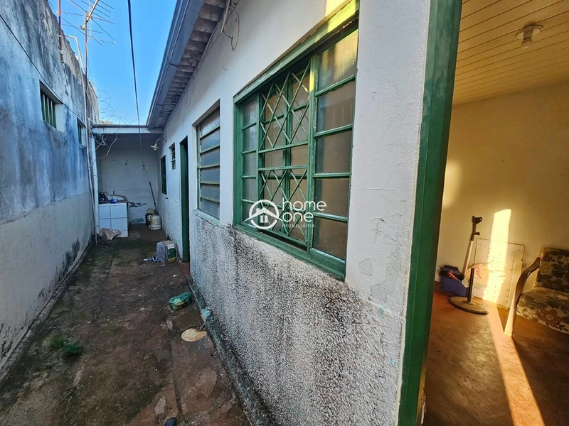 Casa de Esquina com 3 Quartos e Barracão Independente em Excelente Localização: 21ª foto da galeria de imagens do imóvel