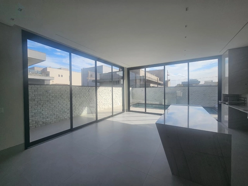 Sobrado de alto padrão no Cond, Parq. Ville Jacarandá com 4 suíte, sendo 1 máster: 4ª foto da galeria de imagens do imóvel