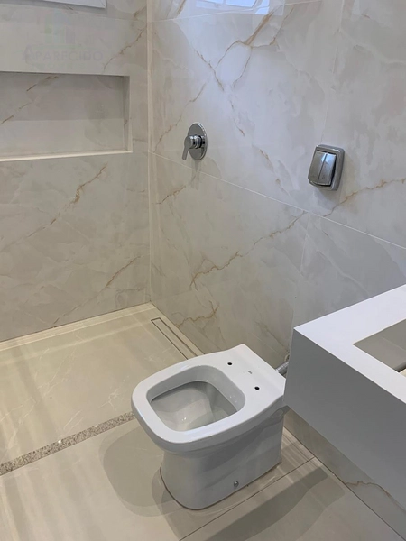 Casa 4 suítes plenas, sendo 1 máster, com fino acabamento s e muito requinte.: 3ª foto da galeria de imagens do imóvel