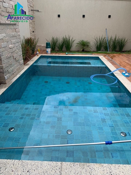 Maravilhosa casa no Jardim Planalto com  4 suítes plenas, armários e closet: 4ª foto da galeria de imagens do imóvel