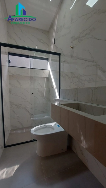 Linda casa Mansões Paraíso com 3 suítes plenas, próximo anel viário e Buriti Shopping só 10 minutos: 5ª foto da galeria de imagens do imóvel