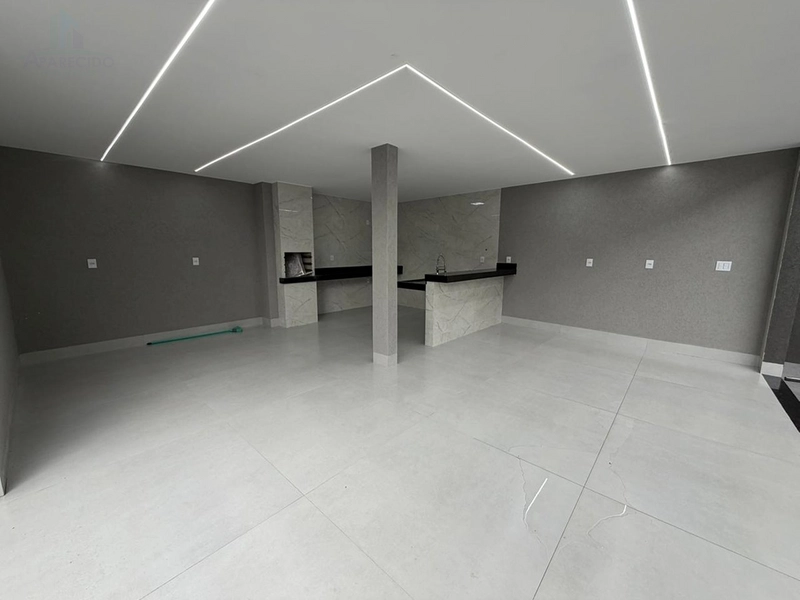 Linda e confortável casa om 3 suítes sendo 1 máster e piscina aquecida com cascata.: 35ª foto da galeria de imagens do imóvel