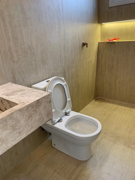 Linda casa com 4 suítes plenas, sendo 1 máster e closet com muito requinte e bom gosto: 10ª foto da galeria de imagens do imóvel