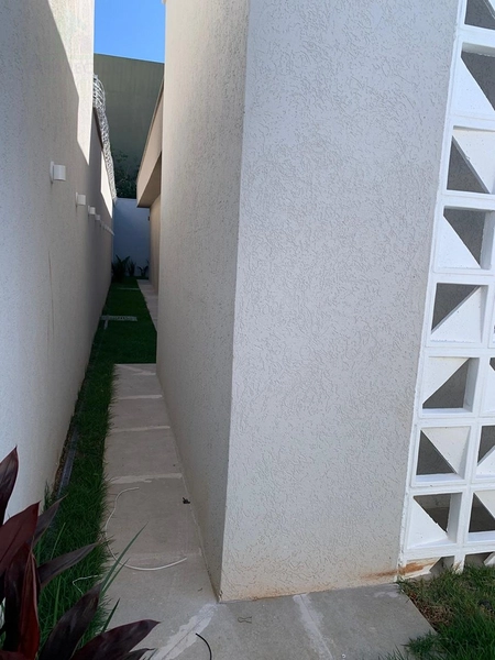 Linda casa com 4 suítes plenas, sendo 1 máster e closet com muito requinte e bom gosto: 3ª foto da galeria de imagens do imóvel