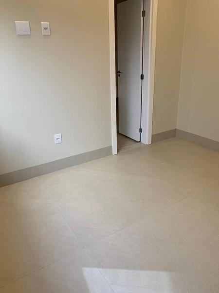 Linda casa com 4 suítes plenas, sendo 1 máster e closet com muito requinte e bom gosto: 25ª foto da galeria de imagens do imóvel