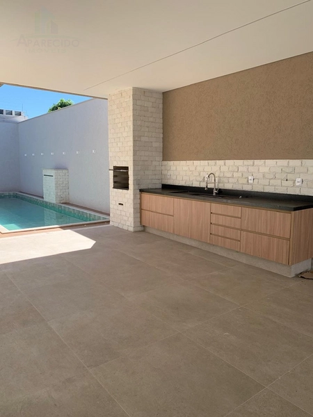 Linda casa com 4 suítes plenas, sendo 1 máster e closet com muito requinte e bom gosto: 9ª foto da galeria de imagens do imóvel