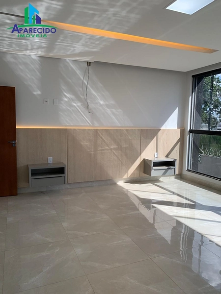 Lindo sobrado com 3 suítes sendo 1 máster, armários com muito requinte e bom gosto: 29ª foto da galeria de imagens do imóvel