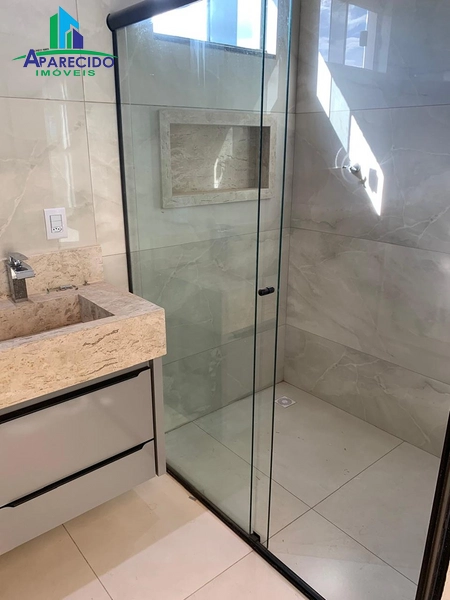 Lindo sobrado com 3 suítes sendo 1 máster, armários com muito requinte e bom gosto: 30ª foto da galeria de imagens do imóvel