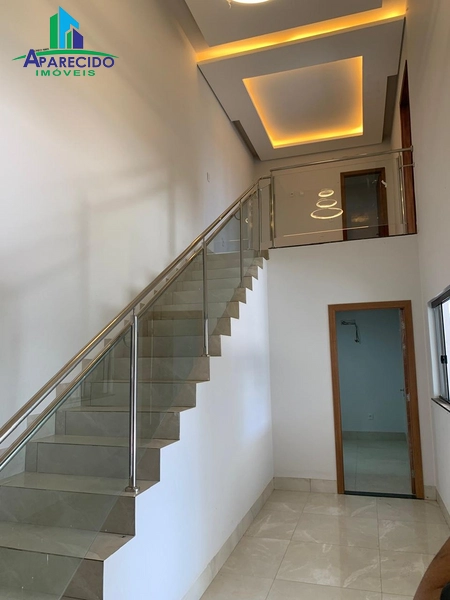 Lindo sobrado com 3 suítes sendo 1 máster, armários com muito requinte e bom gosto: 25ª foto da galeria de imagens do imóvel