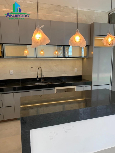 Lindo sobrado com 3 suítes sendo 1 máster, armários com muito requinte e bom gosto: 16ª foto da galeria de imagens do imóvel