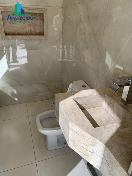 Lindo sobrado com 3 suítes sendo 1 máster, armários com muito requinte e bom gosto: 12ª foto da galeria de imagens do imóvel