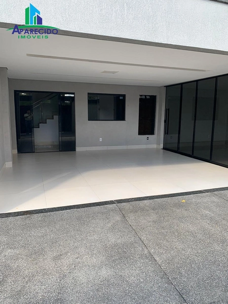 Lindo sobrado com 3 suítes sendo 1 máster, armários com muito requinte e bom gosto: 15ª foto da galeria de imagens do imóvel