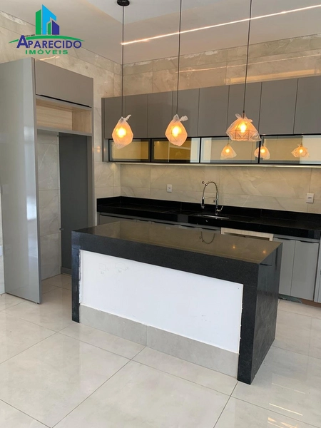 Lindo sobrado com 3 suítes sendo 1 máster, armários com muito requinte e bom gosto: 26ª foto da galeria de imagens do imóvel