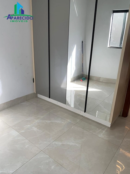 Lindo sobrado com 3 suítes sendo 1 máster, armários com muito requinte e bom gosto: 14ª foto da galeria de imagens do imóvel