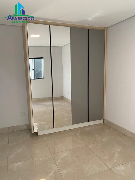 Lindo sobrado com 3 suítes sendo 1 máster, armários com muito requinte e bom gosto: 3ª foto da galeria de imagens do imóvel