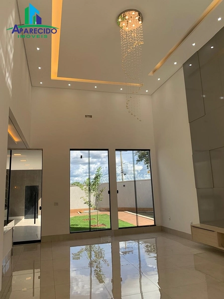 Lindo sobrado com 3 suítes sendo 1 máster, armários com muito requinte e bom gosto: 28ª foto da galeria de imagens do imóvel