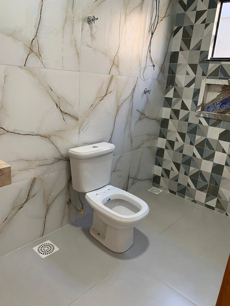 Linda casa com 3 quartos sendo 1 suíte: 5ª foto da galeria de imagens do imóvel
