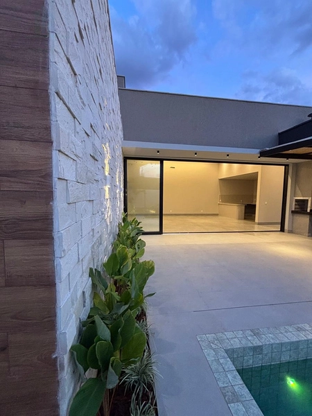 Maravilhosa casa do Jardins Sevilha com 3 suítes plenas, sendo 1 com closet: 2ª foto da galeria de imagens do imóvel