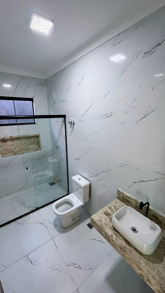 Linda casa com 3/4 sendo 1 suíte e piscina : 4ª foto da galeria de imagens do imóvel