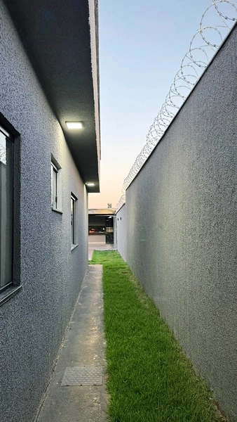 Linda casa com 3/4 sendo 1 suíte e piscina : 5ª foto da galeria de imagens do imóvel