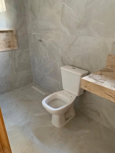 Casa de alto padrão  3 suítes plenas e piscina: 2ª foto da galeria de imagens do imóvel