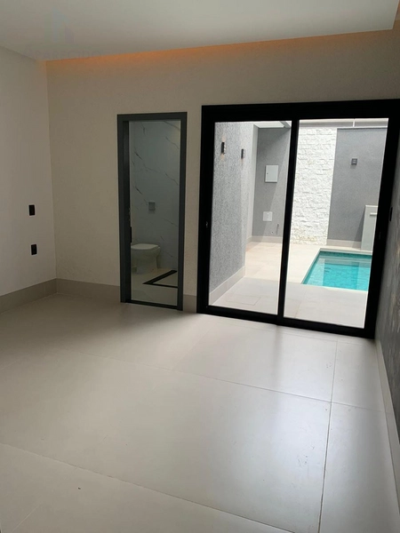 Linda casa com 3 suítes plenas, piscina aquecida, fino acabamento.: 9ª foto da galeria de imagens do imóvel