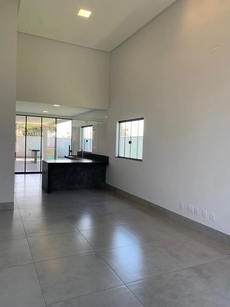 Maravilhosa casa alto padrão, com 4 vagas de garagem e 3 quartos sendo 1 suíte com closet: 21ª foto da galeria de imagens do imóvel