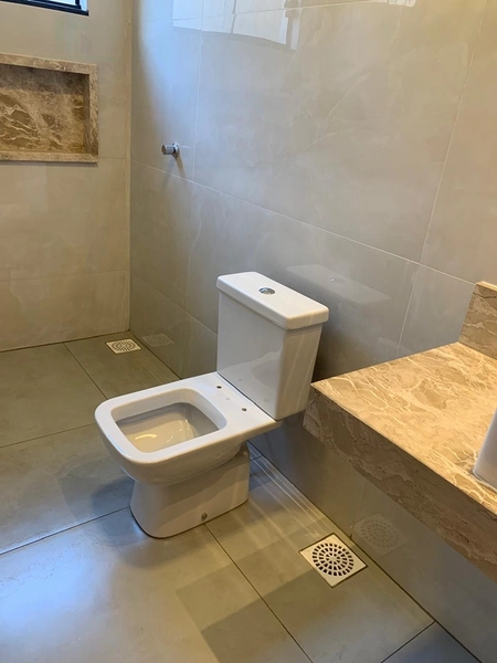 Maravilhosa casa alto padrão, com 4 vagas de garagem e 3 quartos sendo 1 suíte com closet: 8ª foto da galeria de imagens do imóvel