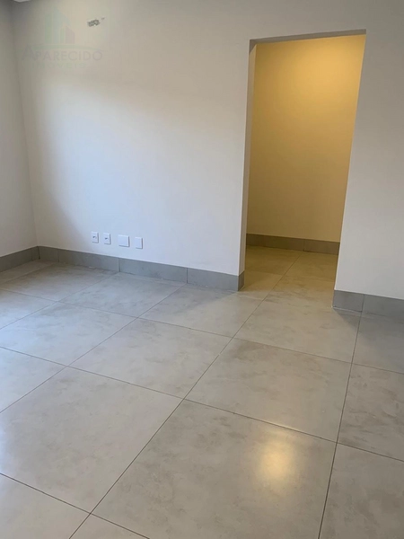 Maravilhosa casa alto padrão, com 4 vagas de garagem e 3 quartos sendo 1 suíte com closet: 4ª foto da galeria de imagens do imóvel