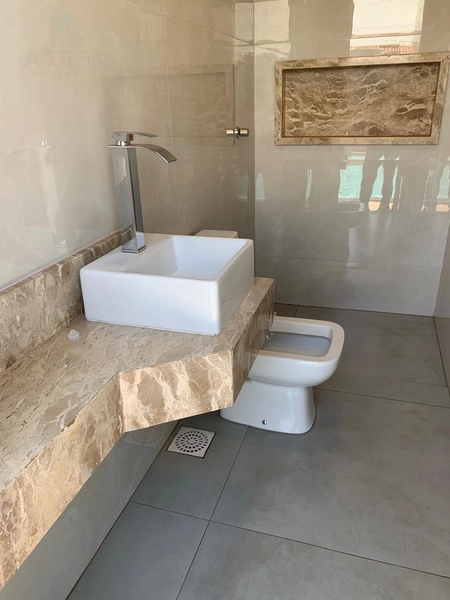 Maravilhosa casa alto padrão, com 4 vagas de garagem e 3 quartos sendo 1 suíte com closet: 13ª foto da galeria de imagens do imóvel