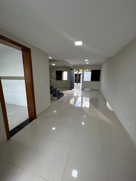 Sobrado de alto padrão com 3 quartos sendo 1 suíte : 1ª foto da galeria de imagens do imóvel