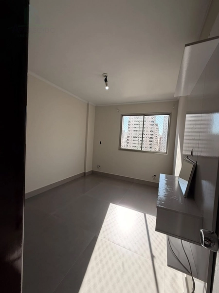 Apartamento 3/1 sendo 1 suíte no Setor Bueno, armários em alguns cômodos: 2ª foto da galeria de imagens do imóvel