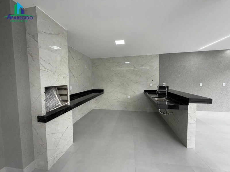 Linda e funcional casa no Jardim Nova Era, 3 suítes e piscina com fino acabamento: 17ª foto da galeria de imagens do imóvel