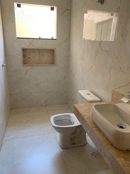 Linda casa no Setor Vila Mariana com 3/4 sendo 1 suíte e cozinha com ilha: 3ª foto da galeria de imagens do imóvel