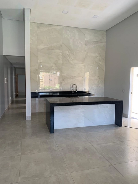 Linda casa no Setor Vila Mariana com 3/4 sendo 1 suíte e cozinha com ilha: 9ª foto da galeria de imagens do imóvel