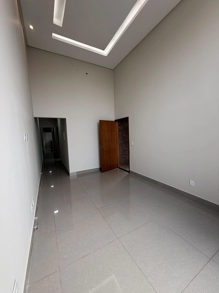 Linda casa 3/1 suíte, piscina aquecida, jardim e armários embutidos com muito requinte e bom gosto: 5ª foto da galeria de imagens do imóvel
