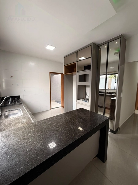 Linda casa 3/1 suíte, piscina aquecida, jardim e armários embutidos com muito requinte e bom gosto: 6ª foto da galeria de imagens do imóvel