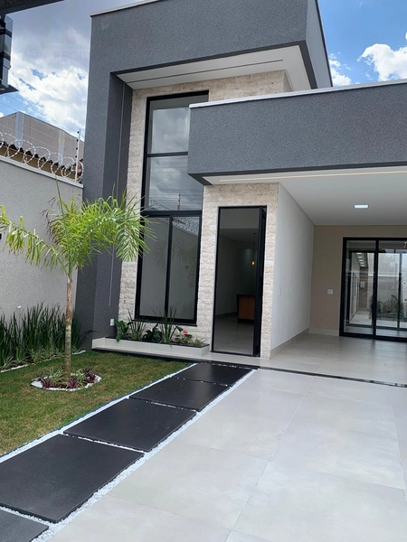 Linda casa com 3 suítes plenas e piscina : 1ª foto da galeria de imagens do imóvel