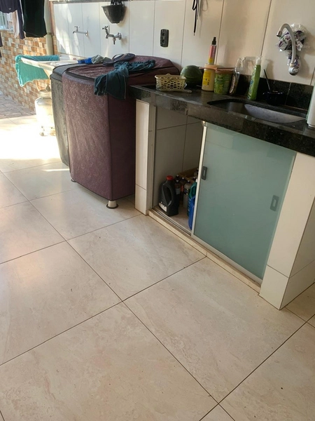 Casa em lote de 430,00m² 3/4 sendo 1 suíte e 6 vagas de garagem: 4ª foto da galeria de imagens do imóvel