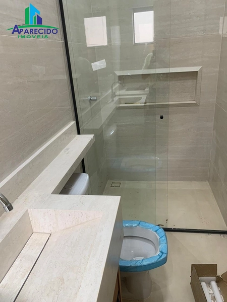 Linda casa com requinte e bom gosto, 3 suítes plenas, piscina e armários: 8ª foto da galeria de imagens do imóvel