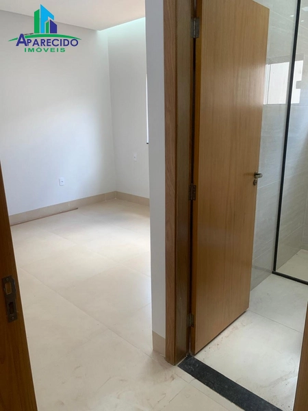 Linda casa com requinte e bom gosto, 3 suítes plenas, piscina e armários: 18ª foto da galeria de imagens do imóvel