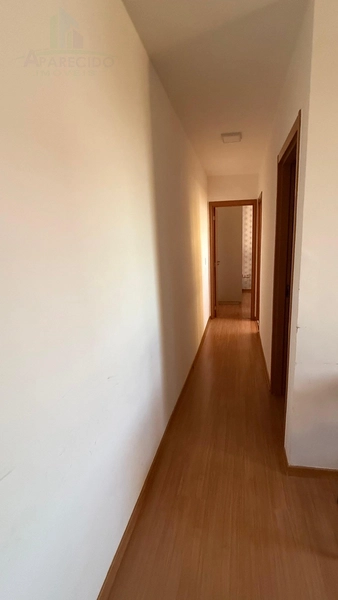 Apartamento 2/1 sendo 1 suíte, montado em armários, cortinas e ar condicionado. : 3ª foto da galeria de imagens do imóvel