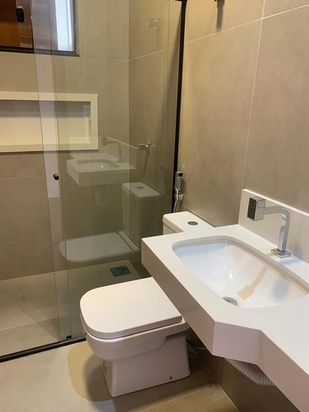 Linda casa com 3 quartos sendo 1 suíte, fino acabamento com muito requinte e bom gosto: 2ª foto da galeria de imagens do imóvel