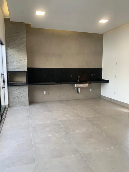 Linda casa com 3 quartos sendo 1 suíte, fino acabamento com muito requinte e bom gosto: 4ª foto da galeria de imagens do imóvel