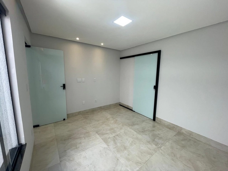 Casa 3 suítes plenas com fino acabamento e muito requinte: 3ª foto da galeria de imagens do imóvel