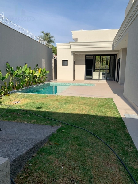 Linda casa de alto padrão com 4 suítes plenas, closet e piscina: 5ª foto da galeria de imagens do imóvel