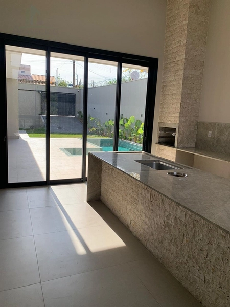 Linda casa de alto padrão com 4 suítes plenas, closet e piscina: 4ª foto da galeria de imagens do imóvel